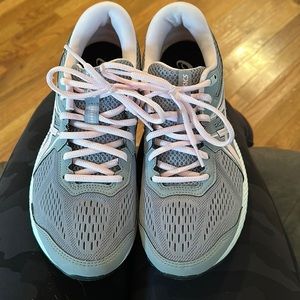 Asics size 10 tennis shoes